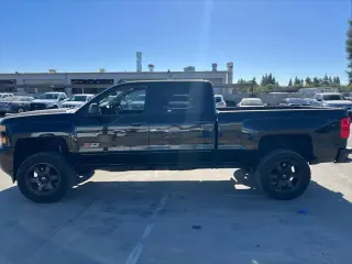 Chevrolet Silverado 2500HD 2015 4x4 LTZ 4dr Crew Cab SB