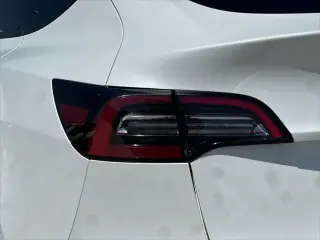 Tesla Model Y 2022 AWD Long Range 4dr Crossover