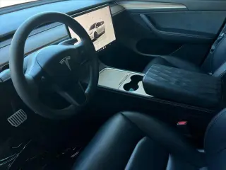 Tesla Model Y 2022 AWD Long Range 4dr Crossover