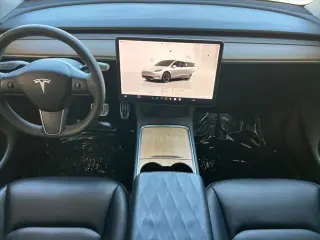 Tesla Model Y 2022 AWD Long Range 4dr Crossover