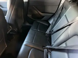 Tesla Model Y 2022 AWD Long Range 4dr Crossover