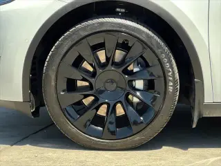 Tesla Model Y 2022 AWD Long Range 4dr Crossover