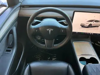 Tesla Model Y 2022 AWD Long Range 4dr Crossover