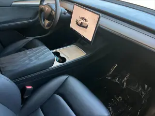 Tesla Model Y 2022 AWD Long Range 4dr Crossover