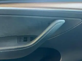 Tesla Model Y 2022 AWD Long Range 4dr Crossover