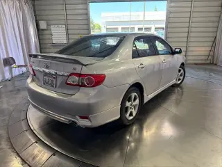 Toyota Corolla 2012 S 4dr Sedan 5M