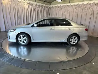 Toyota Corolla 2012 S 4dr Sedan 5M