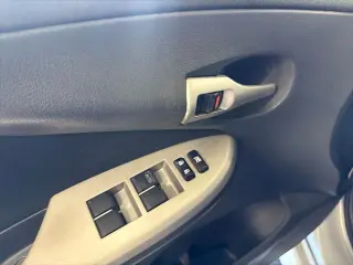 Toyota Corolla 2012 S 4dr Sedan 5M