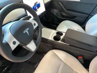 Tesla Model 3 2022 AWD Long Range 4dr Sedan