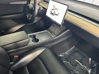 Tesla Model Y 2023 AWD Long Range 4dr Crossover