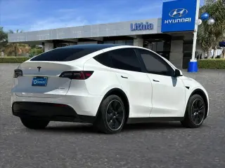 Tesla Model Y 2023 AWD Long Range 4dr Crossover