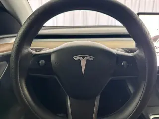 Tesla Model Y 2023 AWD Long Range 4dr Crossover