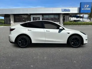 Tesla Model Y 2023 AWD Long Range 4dr Crossover