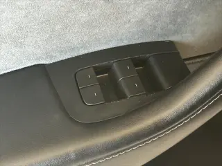 Tesla Model Y 2023 AWD Long Range 4dr Crossover