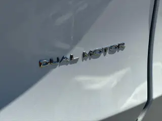 Tesla Model Y 2023 AWD Long Range 4dr Crossover