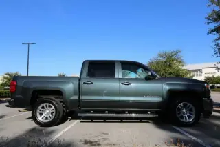 2017 Chevrolet Silverado LT 4D