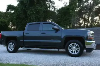 2017 Chevrolet Silverado LT 4D