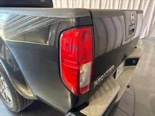 Nissan Frontier 2012 4x2 SV V6 4dr King Cab Pickup 6M