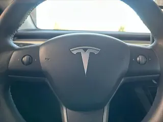 Tesla Model Y 2023 AWD Long Range 4dr Crossover