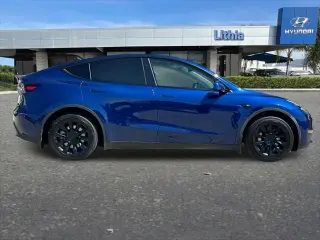 Tesla Model Y 2023 AWD Long Range 4dr Crossover