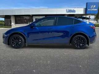 Tesla Model Y 2023 AWD Long Range 4dr Crossover