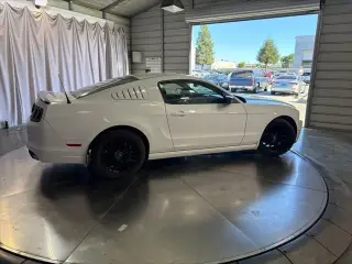 Ford Mustang 2014 V6 2dr Fastback