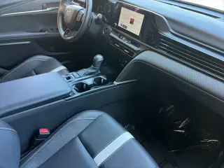 Toyota Camry 2025 SE 4dr Sedan