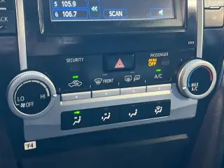 Toyota Camry 2013 SE 4dr Sedan