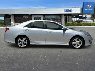 Toyota Camry 2013 SE 4dr Sedan