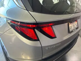 Hyundai TUCSON 2022 SE 4dr SUV (midyear release)