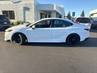 Toyota Camry 2025 SE 4dr Sedan