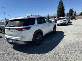 Nissan Pathfinder 2022 SL 4dr SUV