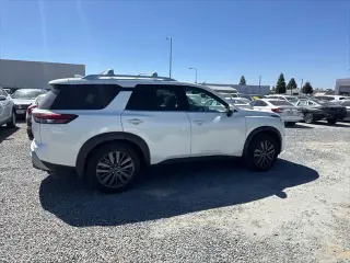 Nissan Pathfinder 2022 SL 4dr SUV