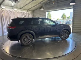 Nissan Pathfinder 2022 SL 4dr SUV