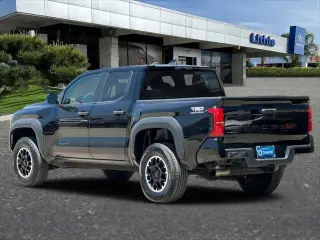 Toyota Tacoma 2024 4x4 TRD Off-Road 4dr Double Cab 5.0 ft SB 8A