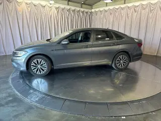 Volkswagen Jetta 2019 SEL 4dr Sedan