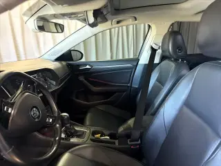 Volkswagen Jetta 2019 SEL 4dr Sedan