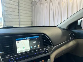 Hyundai ELANTRA 2017 Limited 4dr Sedan