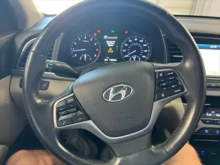 Hyundai ELANTRA 2017 Limited 4dr Sedan