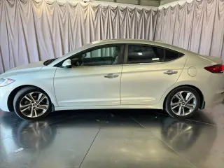 Hyundai ELANTRA 2017 Limited 4dr Sedan