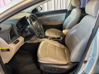 Hyundai ELANTRA 2017 Limited 4dr Sedan