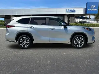 Toyota Highlander 2023 XLE 4dr SUV