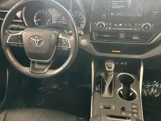 Toyota Highlander 2023 XLE 4dr SUV