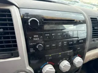 Toyota Tundra 2007 SR5 4dr Double Cab 4WD SB (5.7L V8)