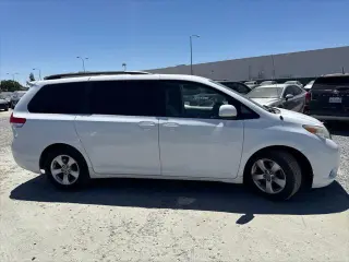 Toyota Sienna 2012 LE 7-Passenger Auto Access Seat 4dr Mini-Van