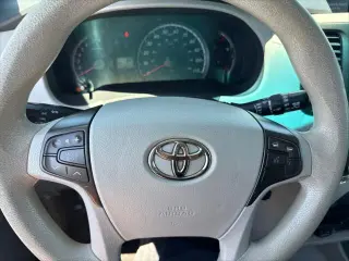 Toyota Sienna 2012 LE 7-Passenger Auto Access Seat 4dr Mini-Van