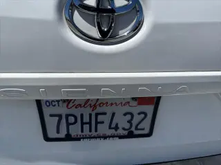 Toyota Sienna 2012 LE 7-Passenger Auto Access Seat 4dr Mini-Van