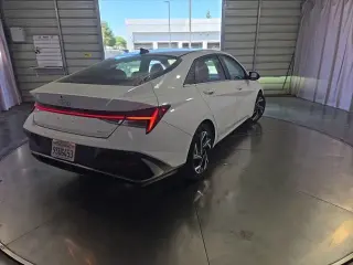 Hyundai ELANTRA 2025 Limited 4dr Sedan