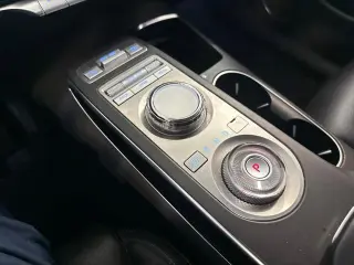 Genesis GV70 2025 AWD 2.5T Standard 4dr SUV