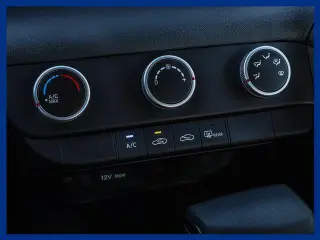 Hyundai ELANTRA 2025 SE 4dr Sedan